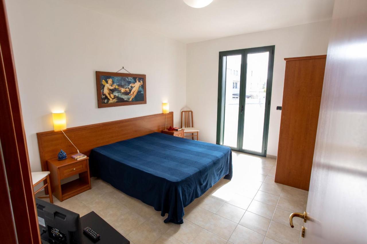 Altomare Aparthotel 4*