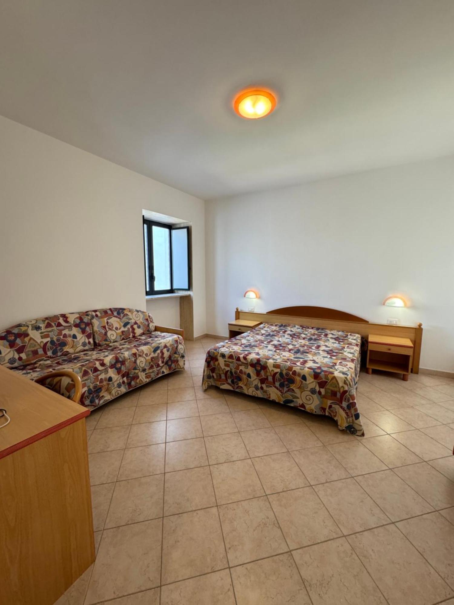 Altomare Aparthotel 4*